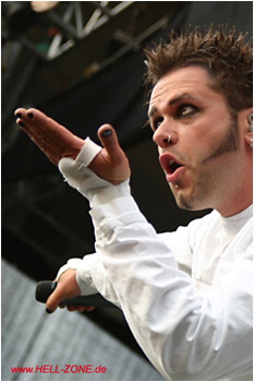 oomph-dero.jpg